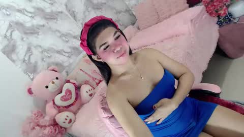 Thea online show from February 13, 8:27 pm