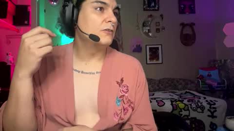 Snapshot of lobotomyprincess chatting on April 3, 6:55 am LobotomyPrincess online show from April 3, 6:55 am