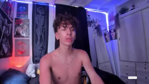 locke_bl online show from July 30, 4:39 pm