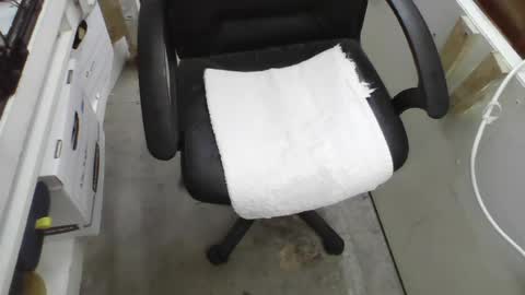 lockedpeepee online show from July 28, 11:50 am