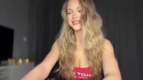 Snapshot of lodemure_ chatting on February 10, 9:52 pm Lolla online show from February 10, 9:52 pm