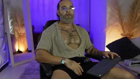 logan_cardenas1 online show from June 9, 11:27 pm