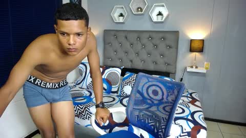 Snapshot of logan_freed chatting on April 7, 2:39 pm Logan Freed online show from April 7, 2:39 pm