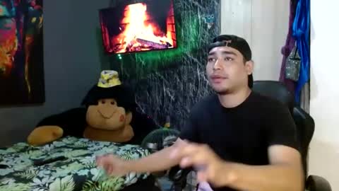 Snapshot of logan_millerxxx chatting on January 10, 1:53 am logan_millerxxx online show from January 10, 1:53 am