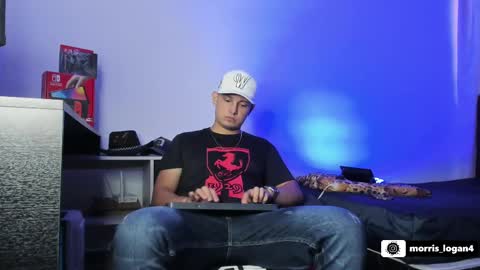 Snapshot of logan_morris777 chatting on March 1, 10:21 pm Logan morris online show from March 1, 10:21 pm