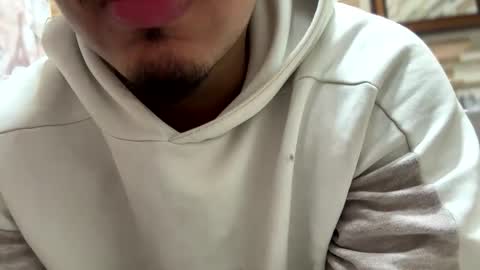 Snapshot of logandaimond chatting on February 1, 10:58 am logandaimond online show from February 1, 10:58 am