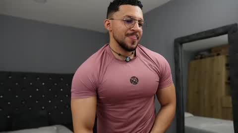 loganmartinx online show from April 11, 11:20 pm