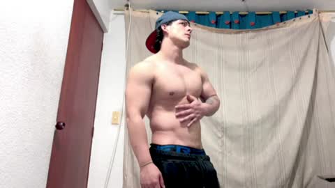 Snapshot of logann_x3 chatting on July 10, 5:01 am Logan online show from July 10, 5:01 am