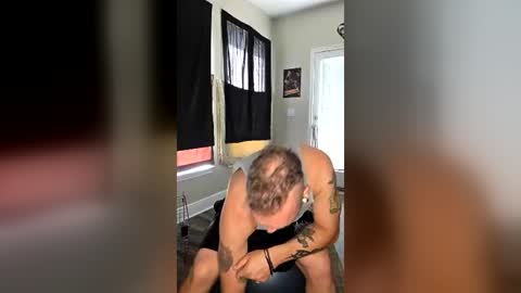 Snapshot of loganreaves69 chatting on July 7, 9:19 pm Logan Reaves online show from July 7, 9:19 pm