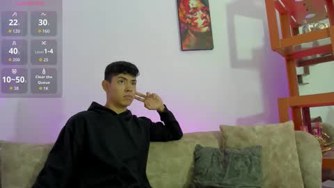 logantwink18 online show from November 18, 12:31 pm