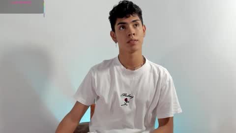 logantwink18 online show from January 18, 5:39 pm