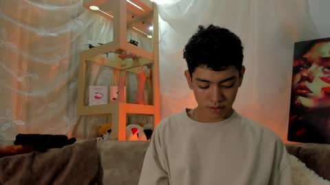 logantwink18 online show from April 6, 11:16 pm