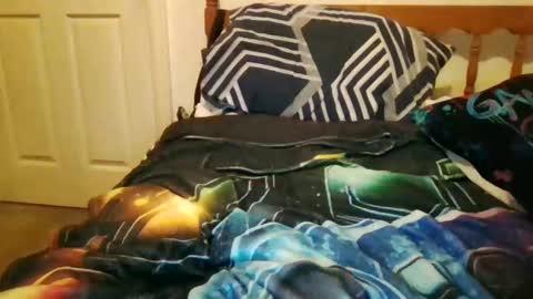 Snapshot of logmog chatting on February 16, 2:53 am Logmog online show from February 16, 2:53 am