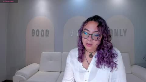 Snapshot of loiseharper chatting on May 3, 5:30 pm Loise online show from May 3, 5:30 pm