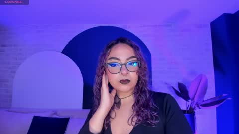 Snapshot of loiseharper chatting on May 5, 3:36 am Loise online show from May 5, 3:36 am