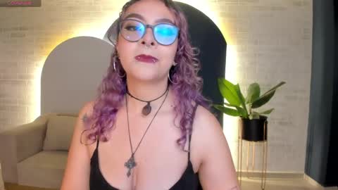 Snapshot of loiseharper chatting on May 8, 3:01 am Loise online show from May 8, 3:01 am