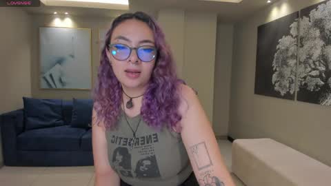 Snapshot of loiseharper chatting on May 9, 6:57 pm Loise online show from May 9, 6:57 pm
