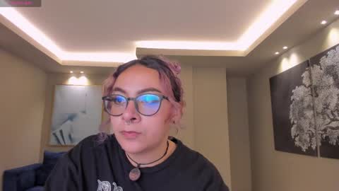 Snapshot of loiseharper chatting on May 10, 11:10 pm Loise online show from May 10, 11:10 pm