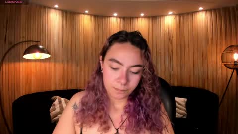 Snapshot of loiseharper chatting on May 23, 7:07 pm Loise online show from May 23, 7:07 pm