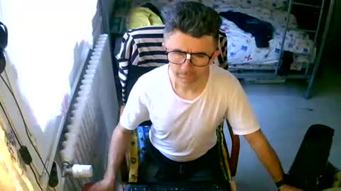 lokoum39 online show from November 8, 9:31 am