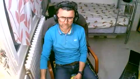 lokoum39 online show from April 10, 6:45 pm