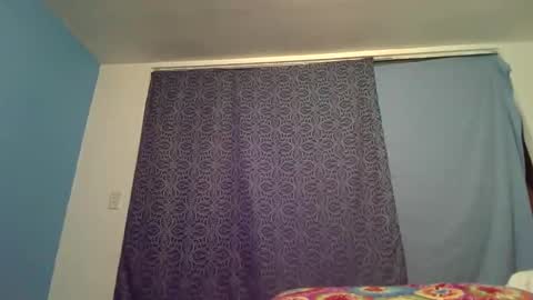 Snapshot of lola52990 chatting on November 8, 6:24 am Lola online show from November 8, 6:24 am