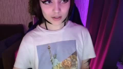 Snapshot of lola_bani_ chatting on December 18, 3:55 pm lola online show from December 18, 3:55 pm