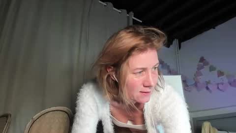 lola_belgium online show from February 25, 5:25 pm