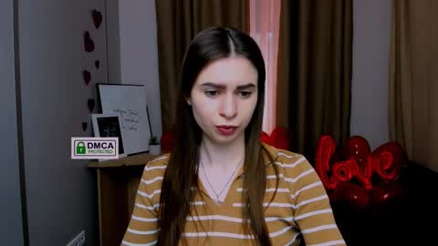 Snapshot of lola_grey1 chatting on February 27, 10:26 am Lola online show from February 27, 10:26 am