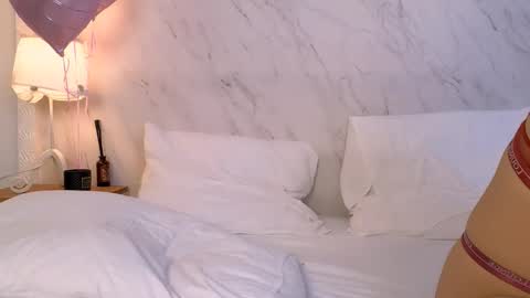 lola_lewis online show from February 19, 3:13 am