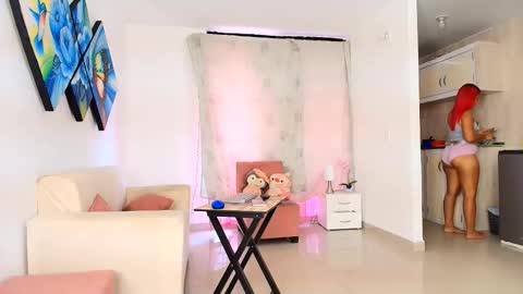 lola_lustrum online show from May 17, 3:41 pm
