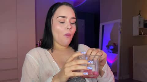 Snapshot of lola_purr chatting on May 15, 10:17 pm lola_purr online show from May 15, 10:17 pm