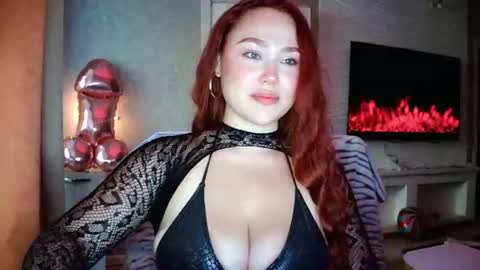 Snapshot of lolaamint_ chatting on June 11, 1:53 pm LolaaMint online show from June 11, 1:53 pm