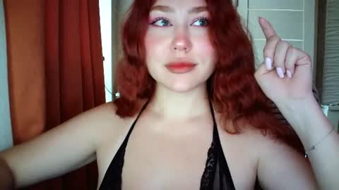 Snapshot of lolaamint_ chatting on June 12, 10:25 am LolaaMint online show from June 12, 10:25 am