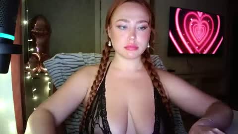 Snapshot of lolaamint_ chatting on July 28, 3:21 pm LolaaMint online show from July 28, 3:21 pm