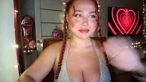 Snapshot of lolaamint_ chatting on August 5, 11:35 am LolaaMint online show from August 5, 11:35 am