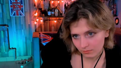 Snapshot of lolaasmus chatting on December 17, 11:49 am I consider myself the god Loki but life just calls me LOL online show from December 17, 11:49 am