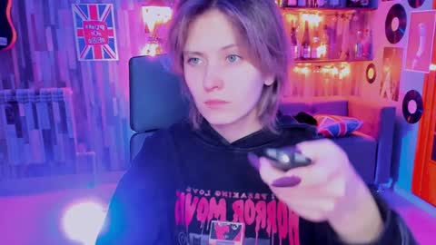 Snapshot of lolaasmus chatting on January 7, 6:05 am I consider myself the god Loki but life just calls me LOL online show from January 7, 6:05 am