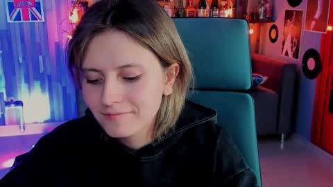 Snapshot of lolaasmus chatting on January 7, 9:40 am I consider myself the god Loki but life just calls me LOL online show from January 7, 9:40 am