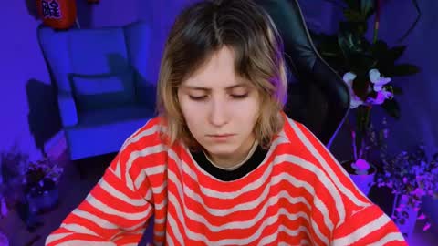 Snapshot of lolaasmus chatting on February 14, 5:09 am I consider myself the god Loki but life just calls me LOL online show from February 14, 5:09 am