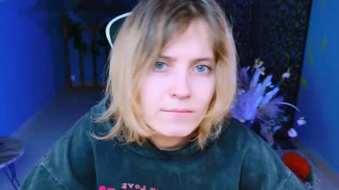 Snapshot of lolaasmus chatting on February 18, 7:43 am I consider myself the god Loki but life just calls me LOL online show from February 18, 7:43 am