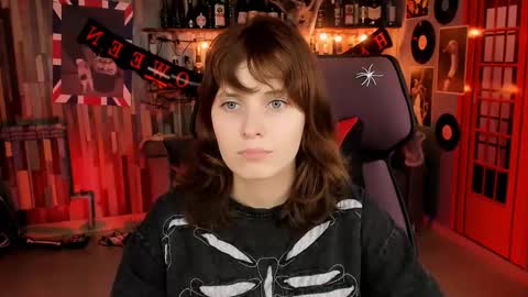 Snapshot of lolaasmus chatting on October 24, 5:48 am I consider myself the god Loki but life just calls me LOL online show from October 24, 5:48 am