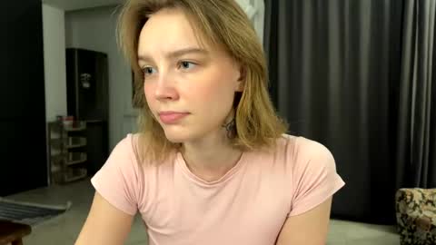 Snapshot of lolaatatee chatting on May 21, 8:27 pm lolaatatee online show from May 21, 8:27 pm