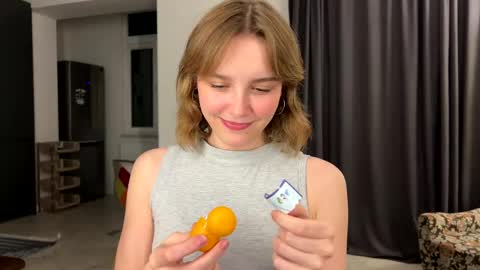 Snapshot of lolaatatee chatting on May 23, 5:17 pm lolaatatee online show from May 23, 5:17 pm