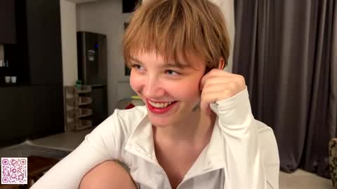 Snapshot of lolaatatee chatting on May 28, 6:16 pm lolaatatee online show from May 28, 6:16 pm
