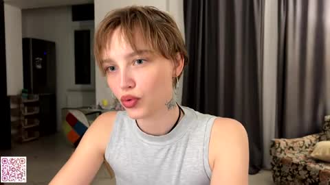 Snapshot of lolaatatee chatting on May 29, 6:39 pm lolaatatee online show from May 29, 6:39 pm