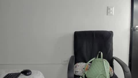 lolabunnysc online show from May 15, 12:01 pm