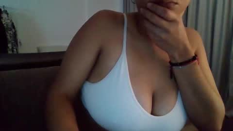 lolacloud online show from April 15, 11:49 pm
