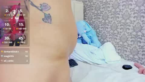   online show from December 6, 9:43 am