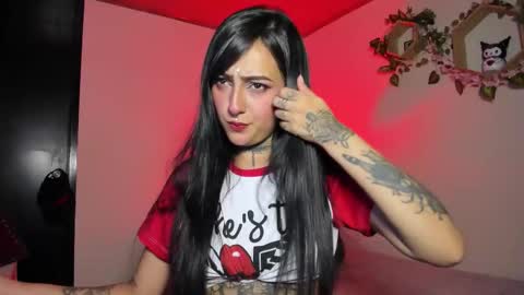 Snapshot of lolaleah_ chatting on February 15, 3:36 am Lola online show from February 15, 3:36 am